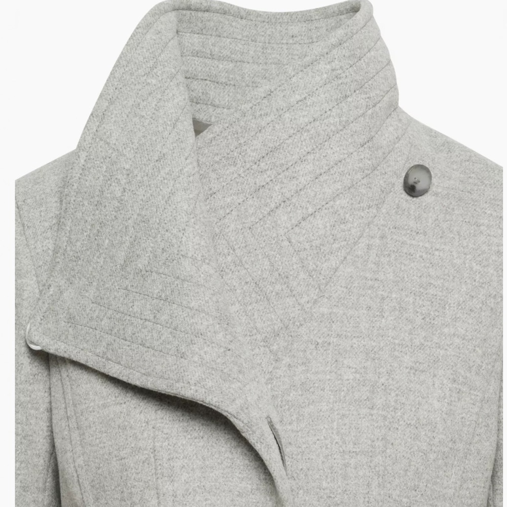 Aritzia Connor coat medium - Picture 7 of 9